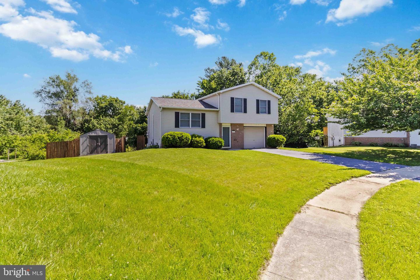 8892 Mckinley Ct Property Photo 2