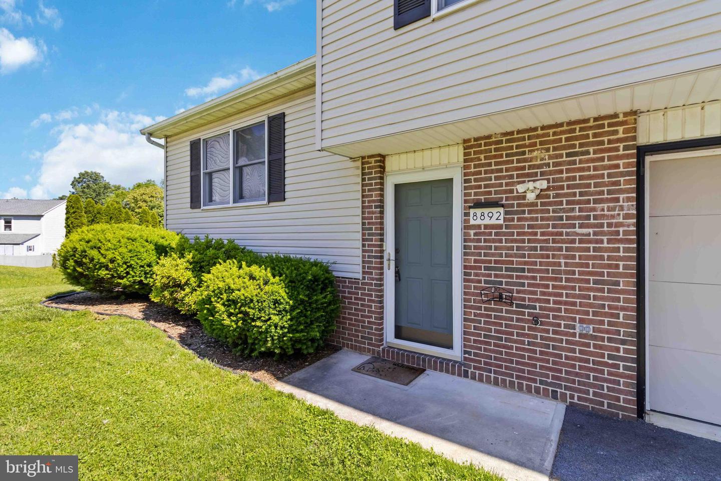 8892 Mckinley Ct Property Photo 4