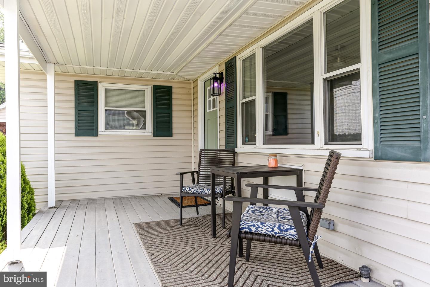 8678 Paxton St Property Photo 2