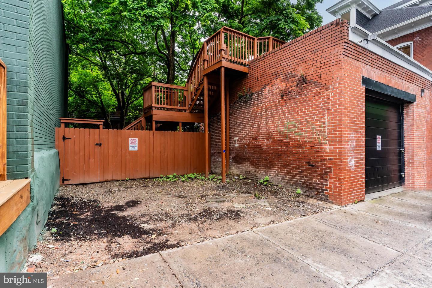 217 Woodbine St Property Photo 38