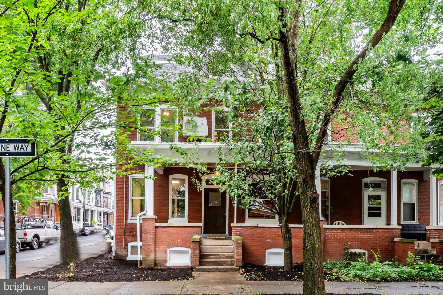 217 Woodbine St Property Photo 39
