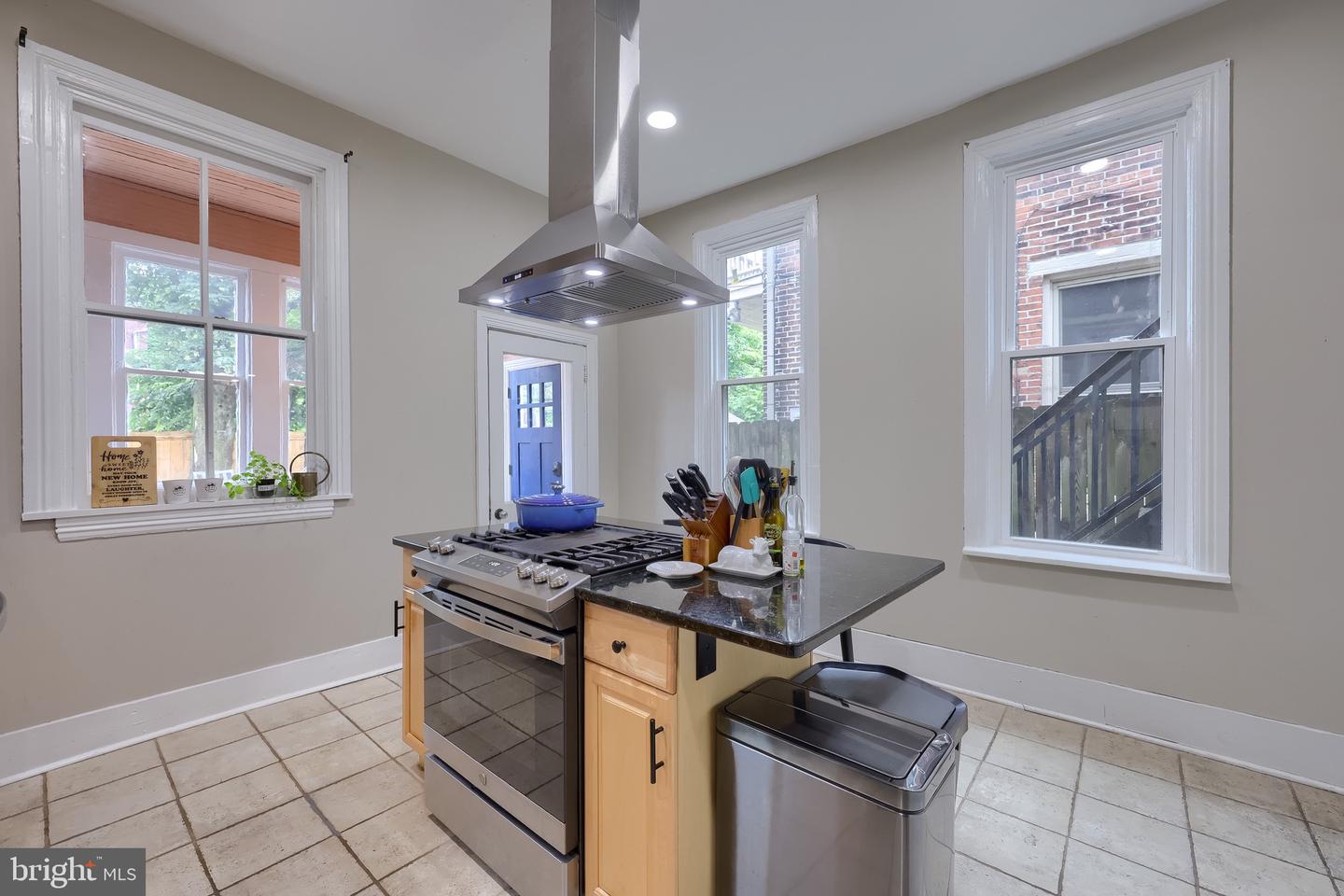 258 Herr St Property Photo 16
