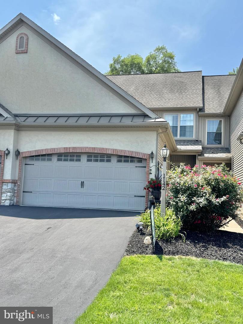 1142 Day Star Dr Property Photo 1