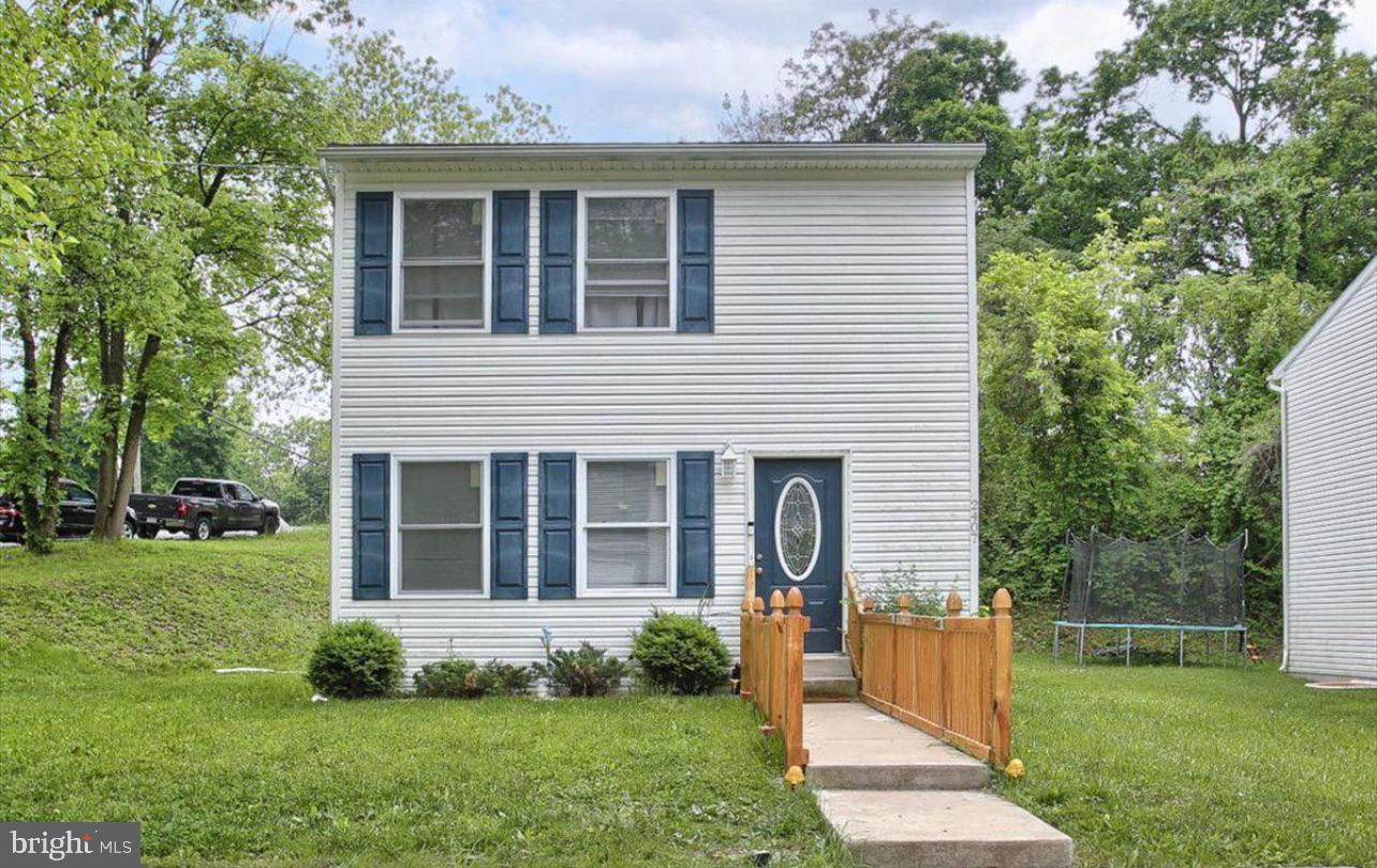 2407 Brown St Property Photo 1