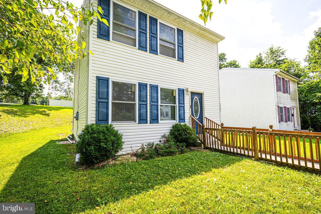 2407 Brown St Property Photo 3