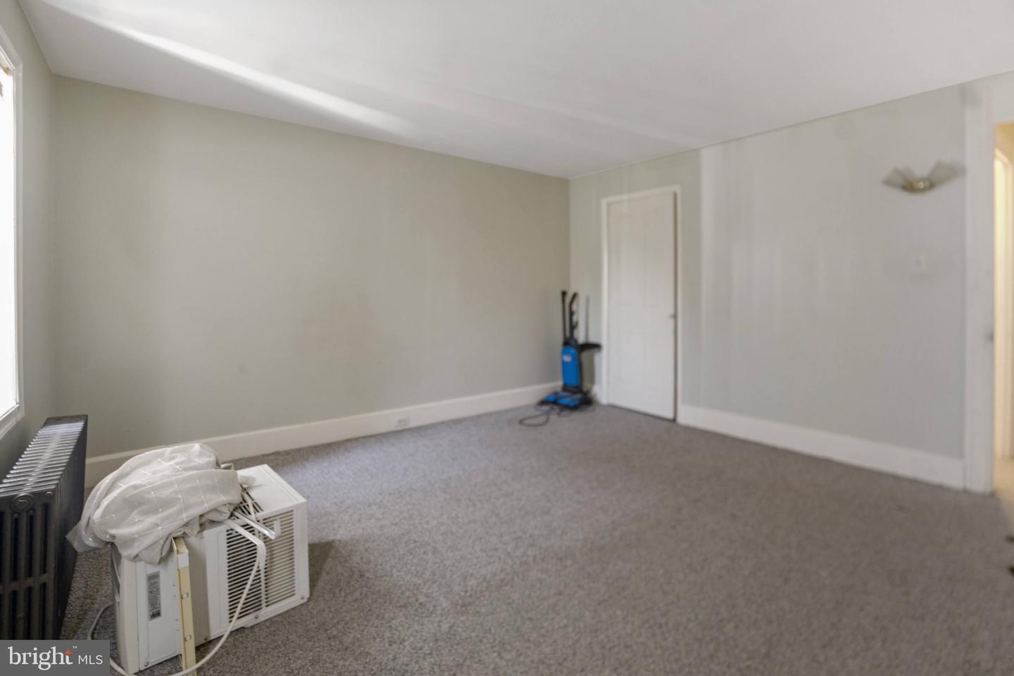 1527-1/2 Derry St Property Photo 7