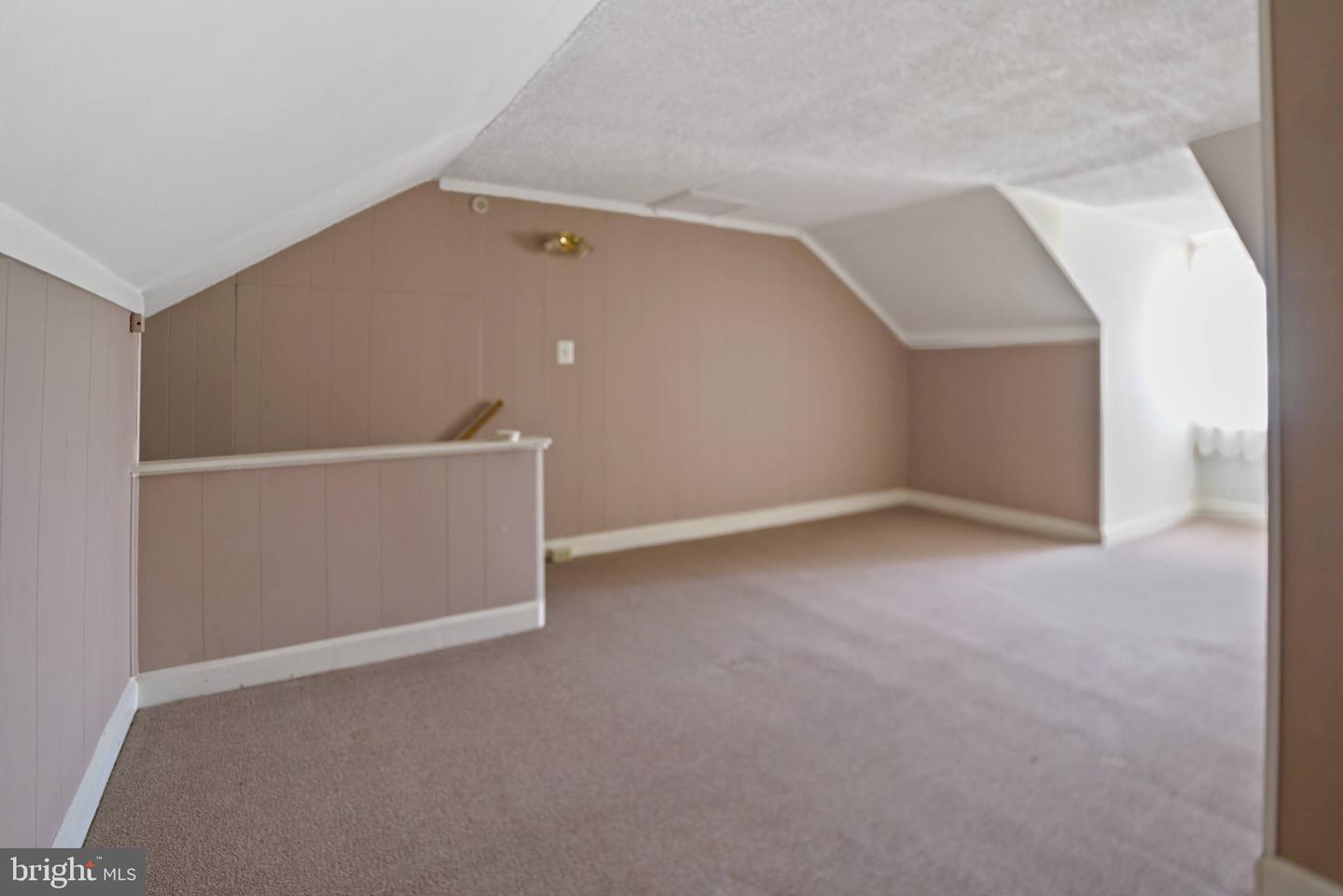 1527-1/2 Derry St Property Photo 12