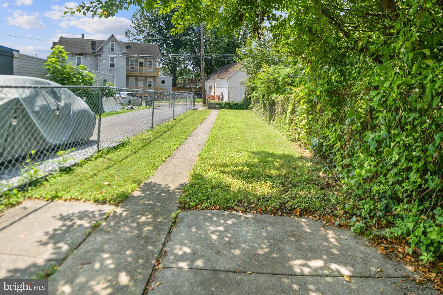 1527-1/2 Derry St Property Photo 14