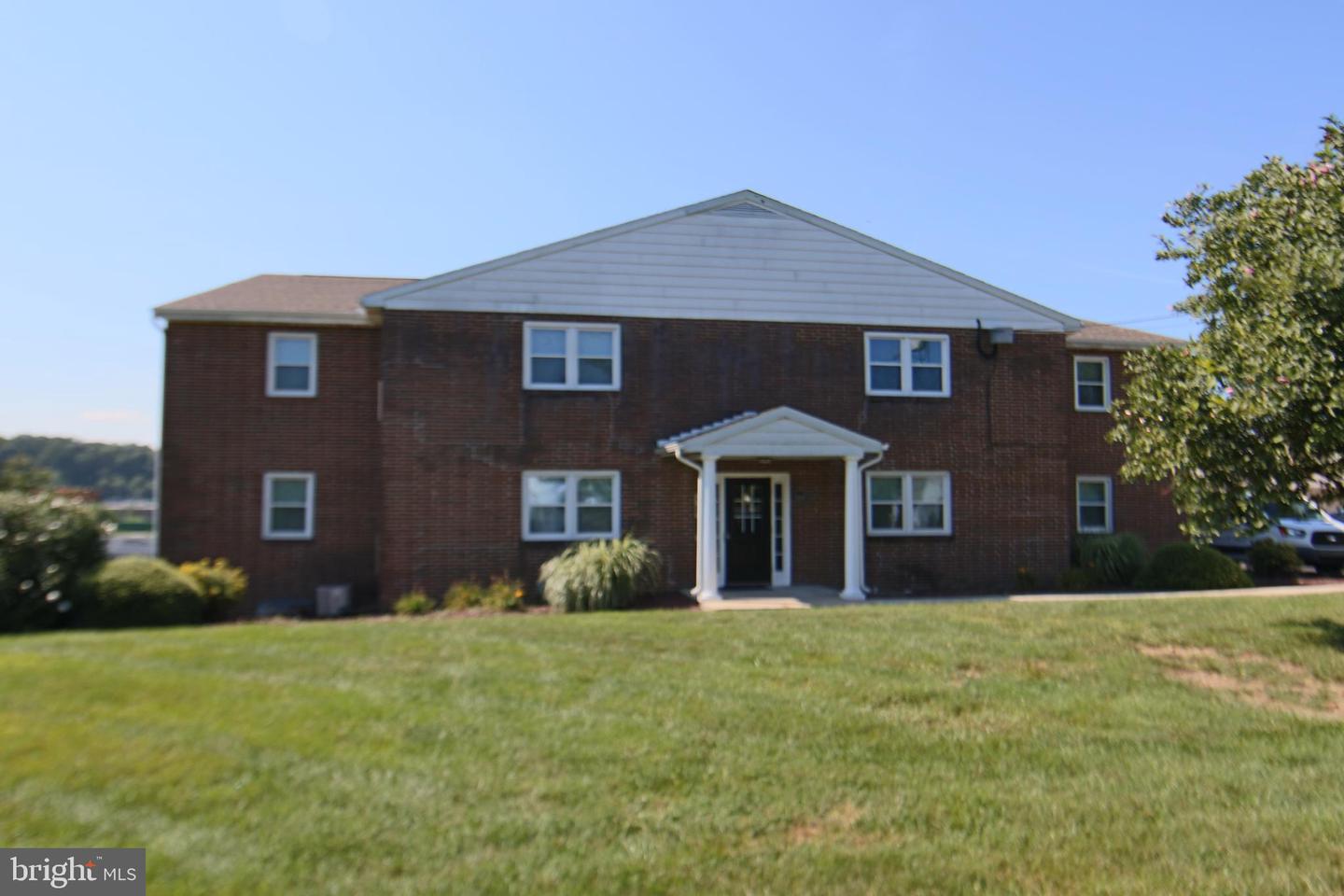 6890 Clearfield St Property Photo 5