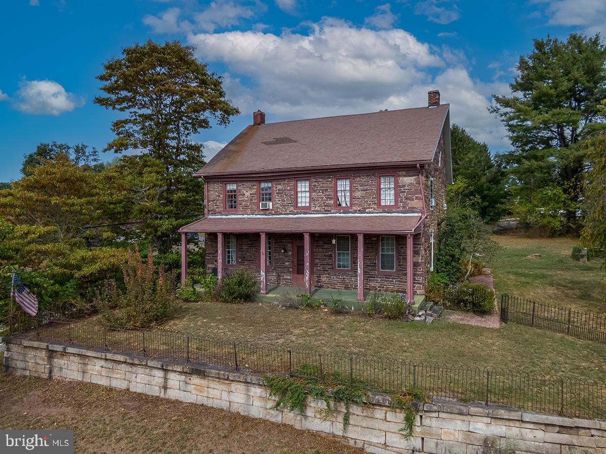 3059 Peters Mountain Rd Property Photo 1