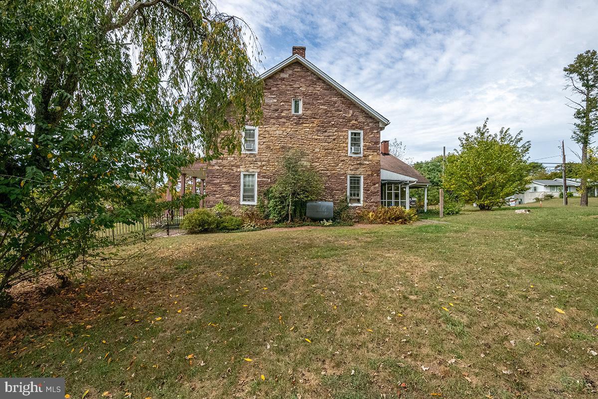 3059 Peters Mountain Rd Property Photo 4
