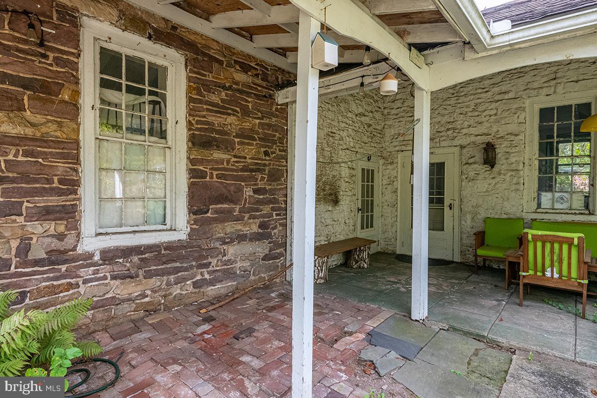 3059 Peters Mountain Rd Property Photo 10