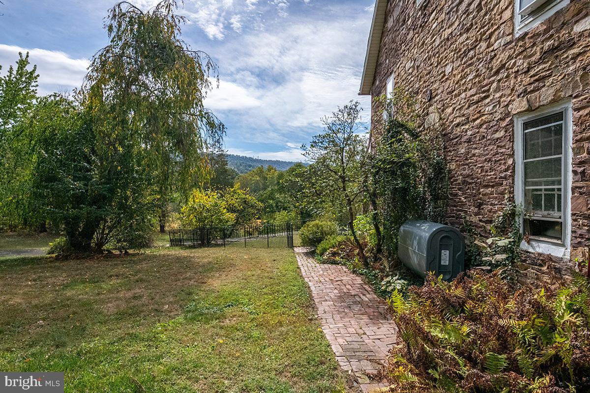 3059 Peters Mountain Rd Property Photo 15