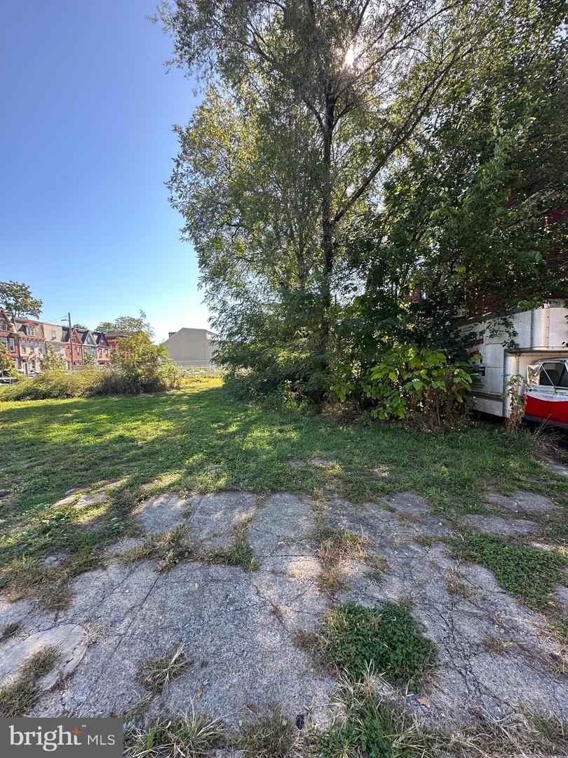 337 Peffer St Property Photo 3