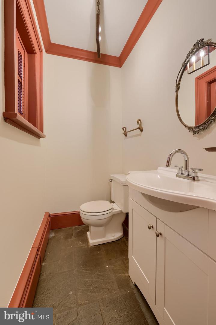 226 E Caracas Ave Property Photo 30