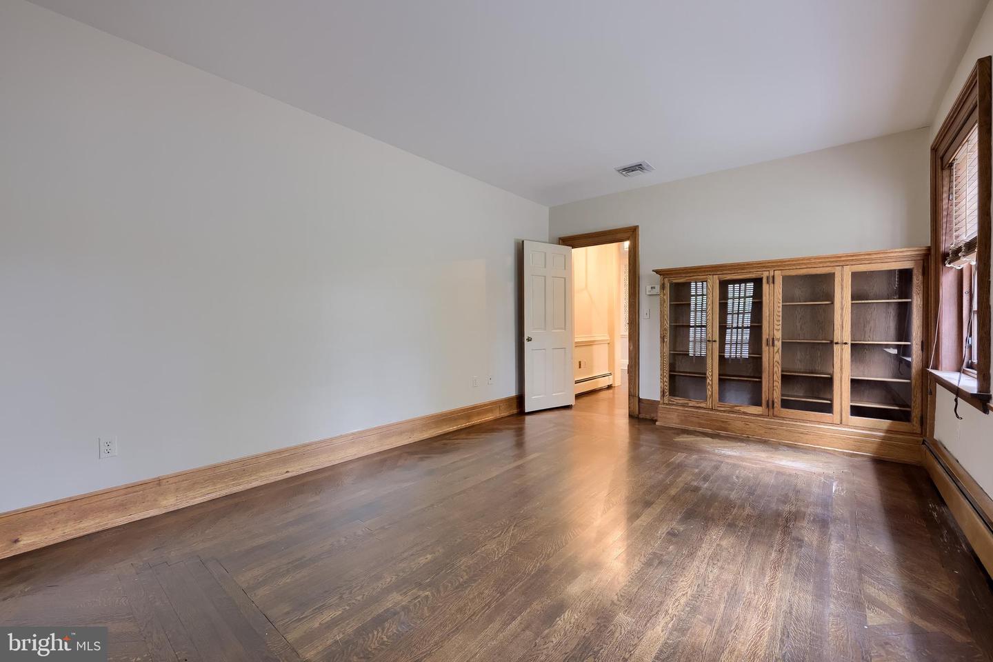 226 E Caracas Ave Property Photo 33