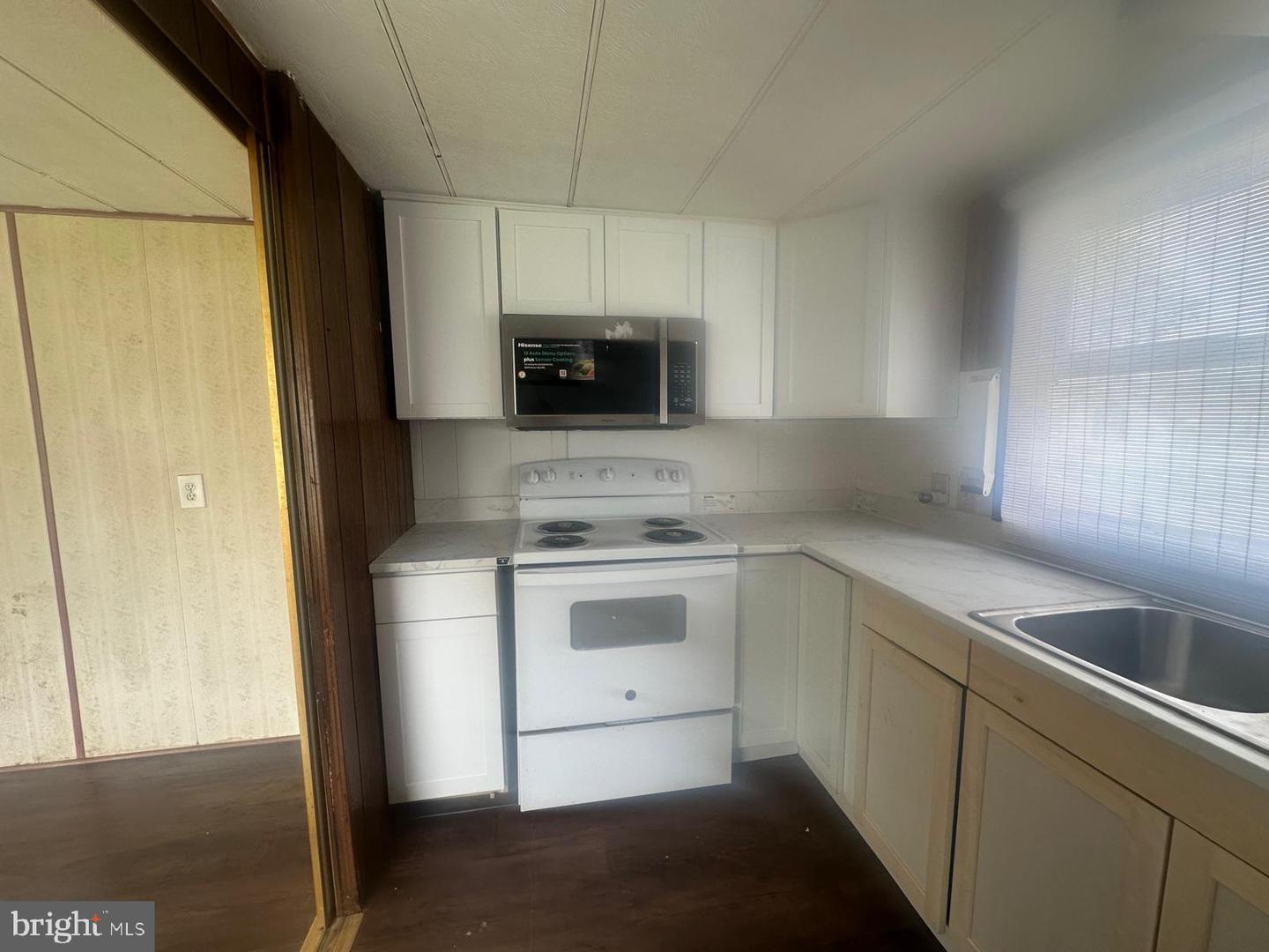 18 Park Ave Property Photo 3