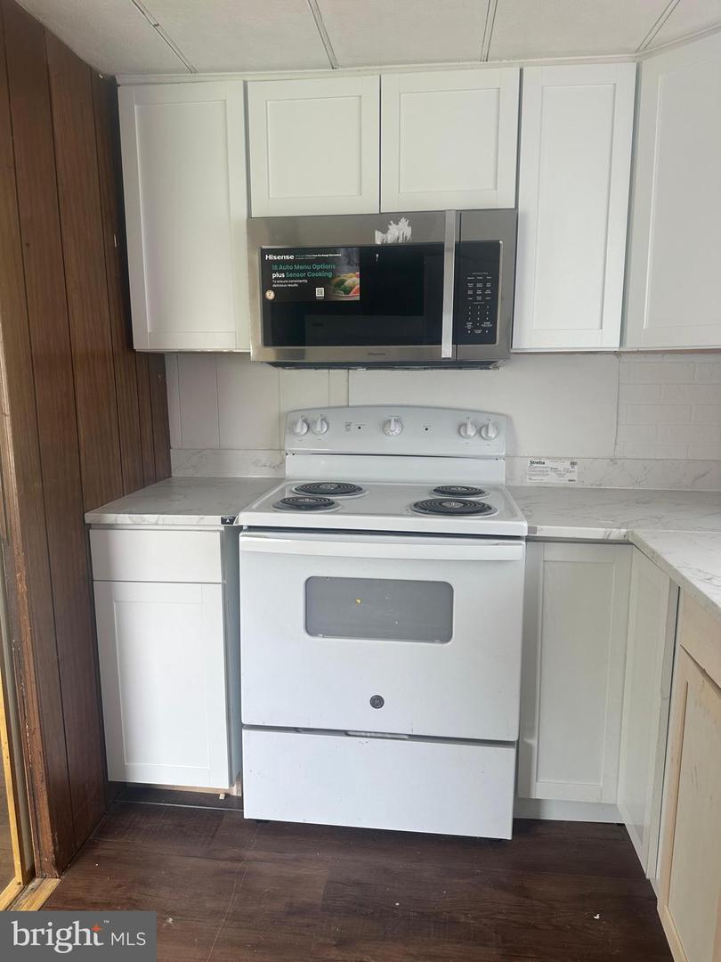 18 Park Ave Property Photo 4