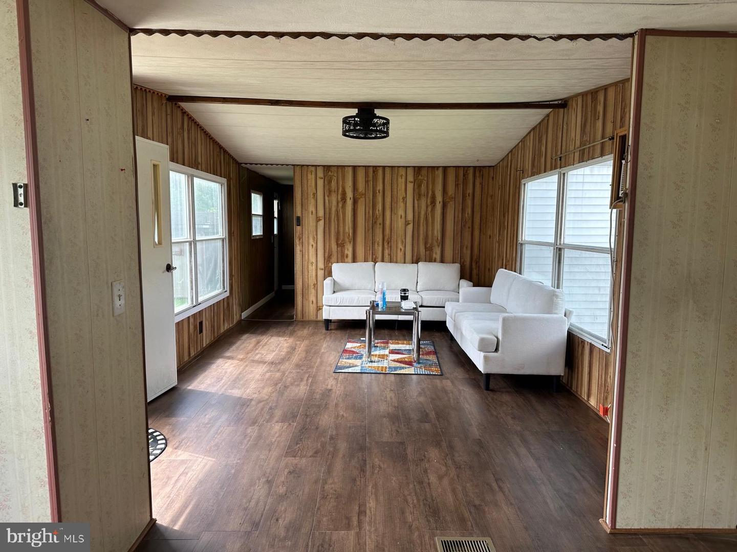 18 Park Ave Property Photo 6