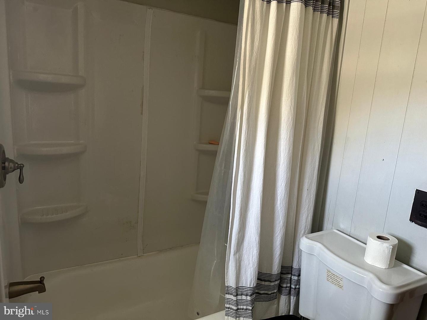 18 Park Ave Property Photo 8