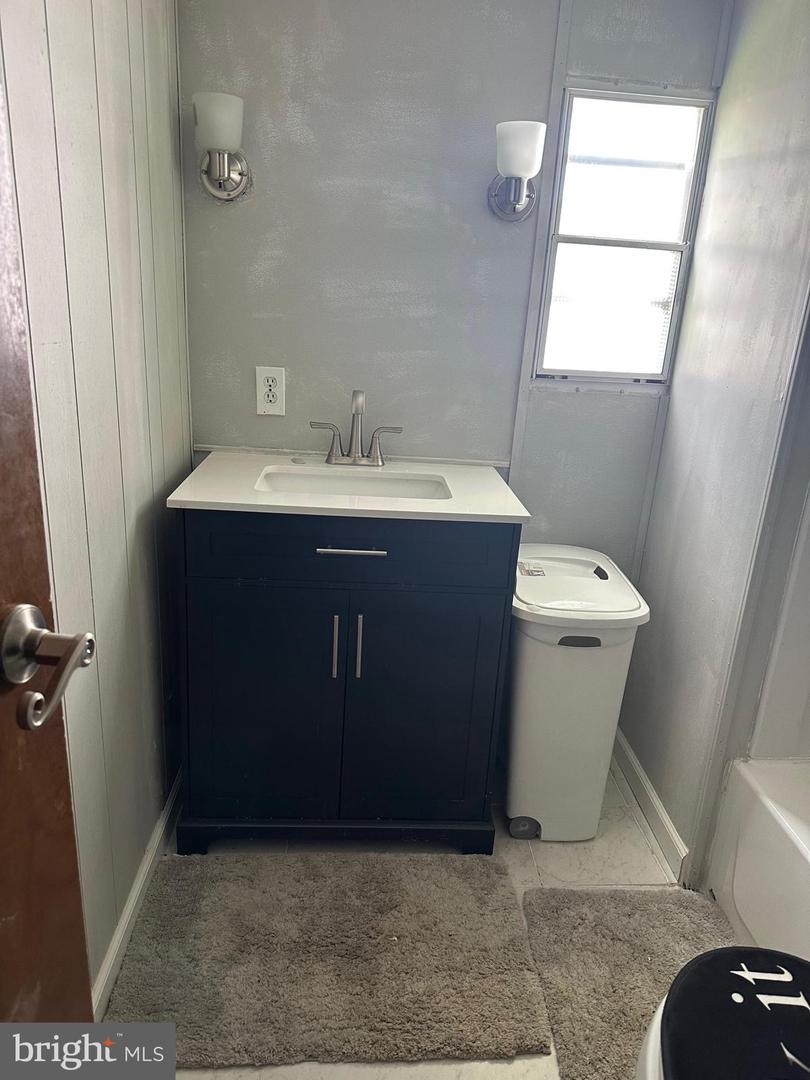 18 Park Ave Property Photo 9