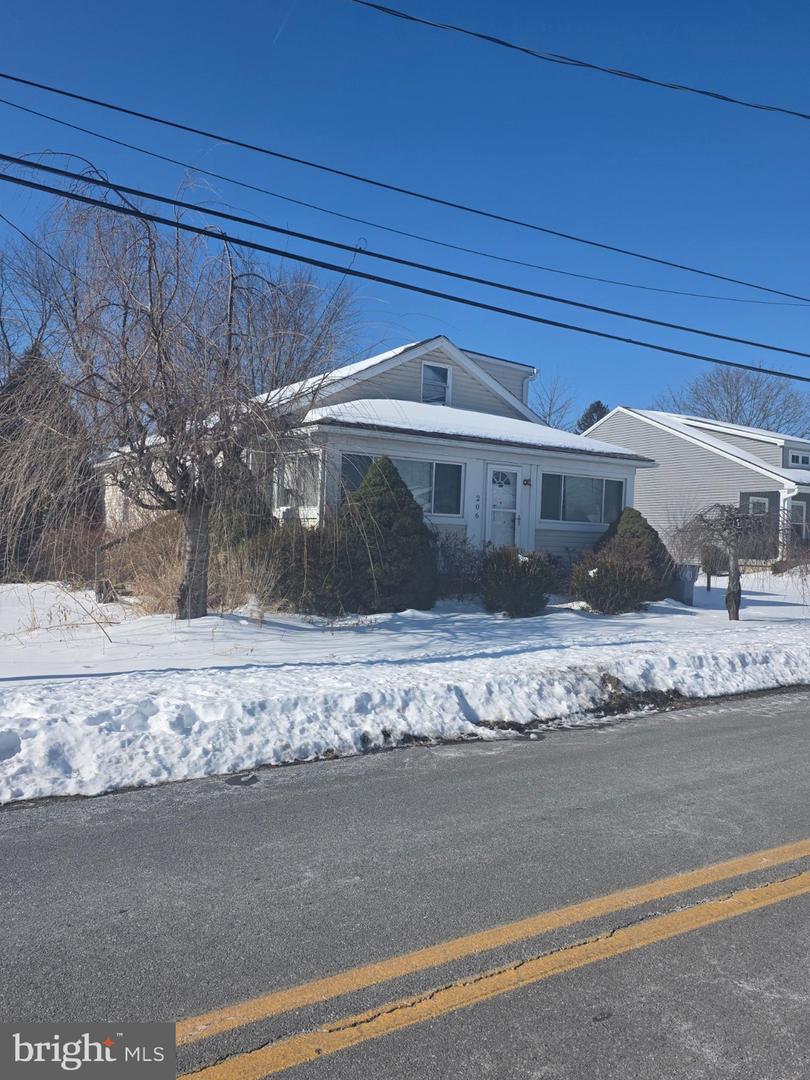 206 Gannett St Property Photo 2