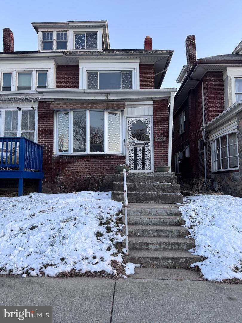 1821 State St Property Photo 1