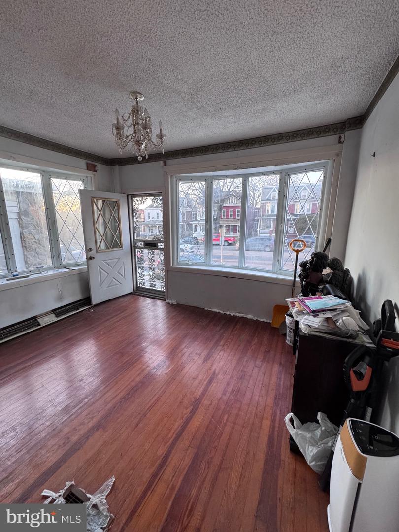 1821 State St Property Photo 2