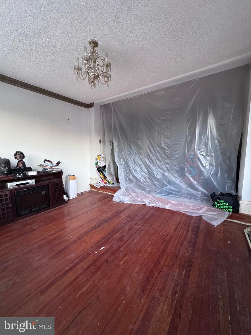 1821 State St Property Photo 3