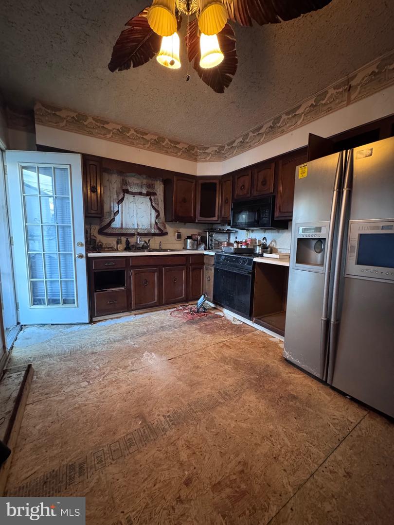 1821 State St Property Photo 5