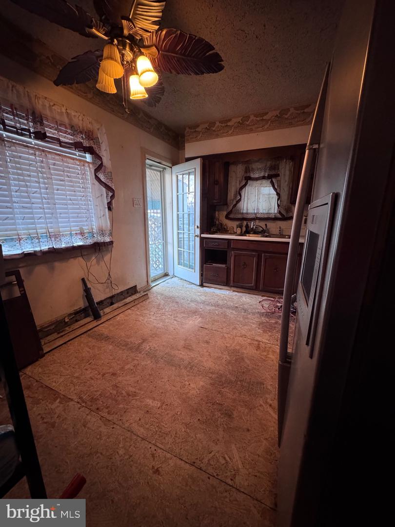 1821 State St Property Photo 7