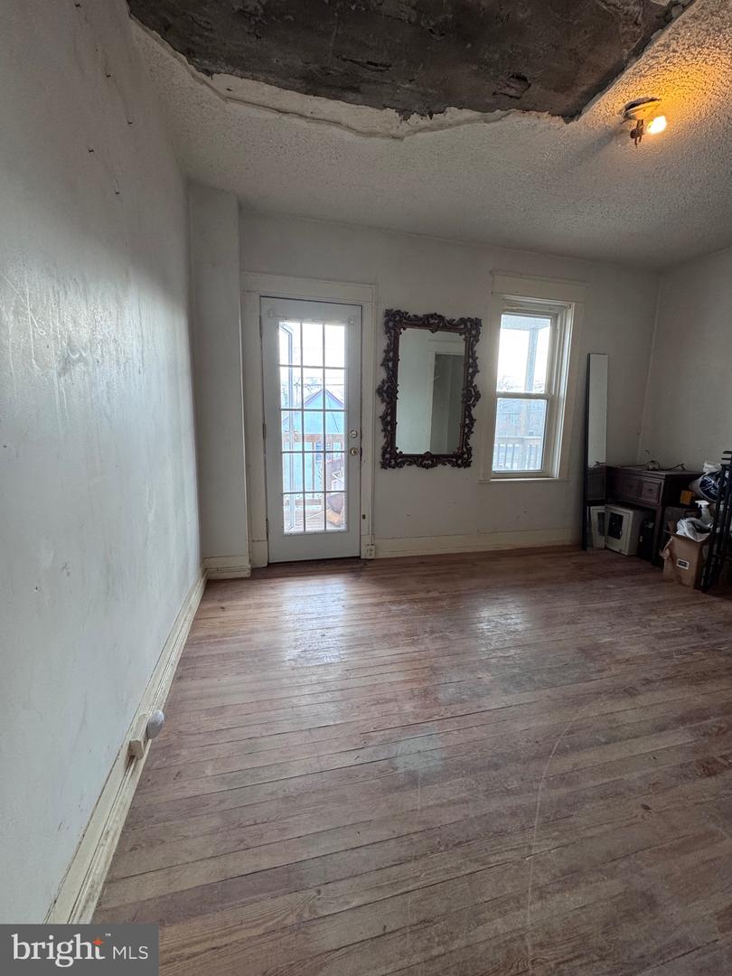 1821 State St Property Photo 10