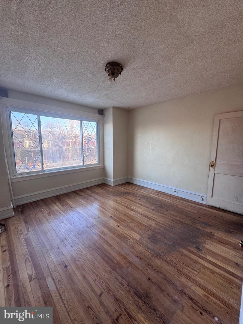 1821 State St Property Photo 14