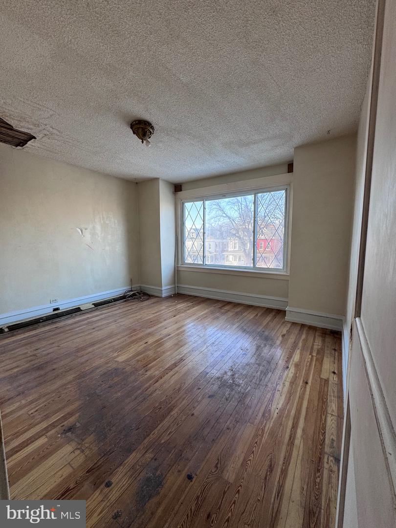 1821 State St Property Photo 15