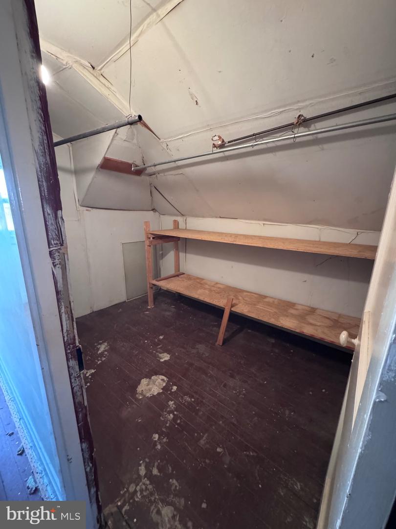 1821 State St Property Photo 18