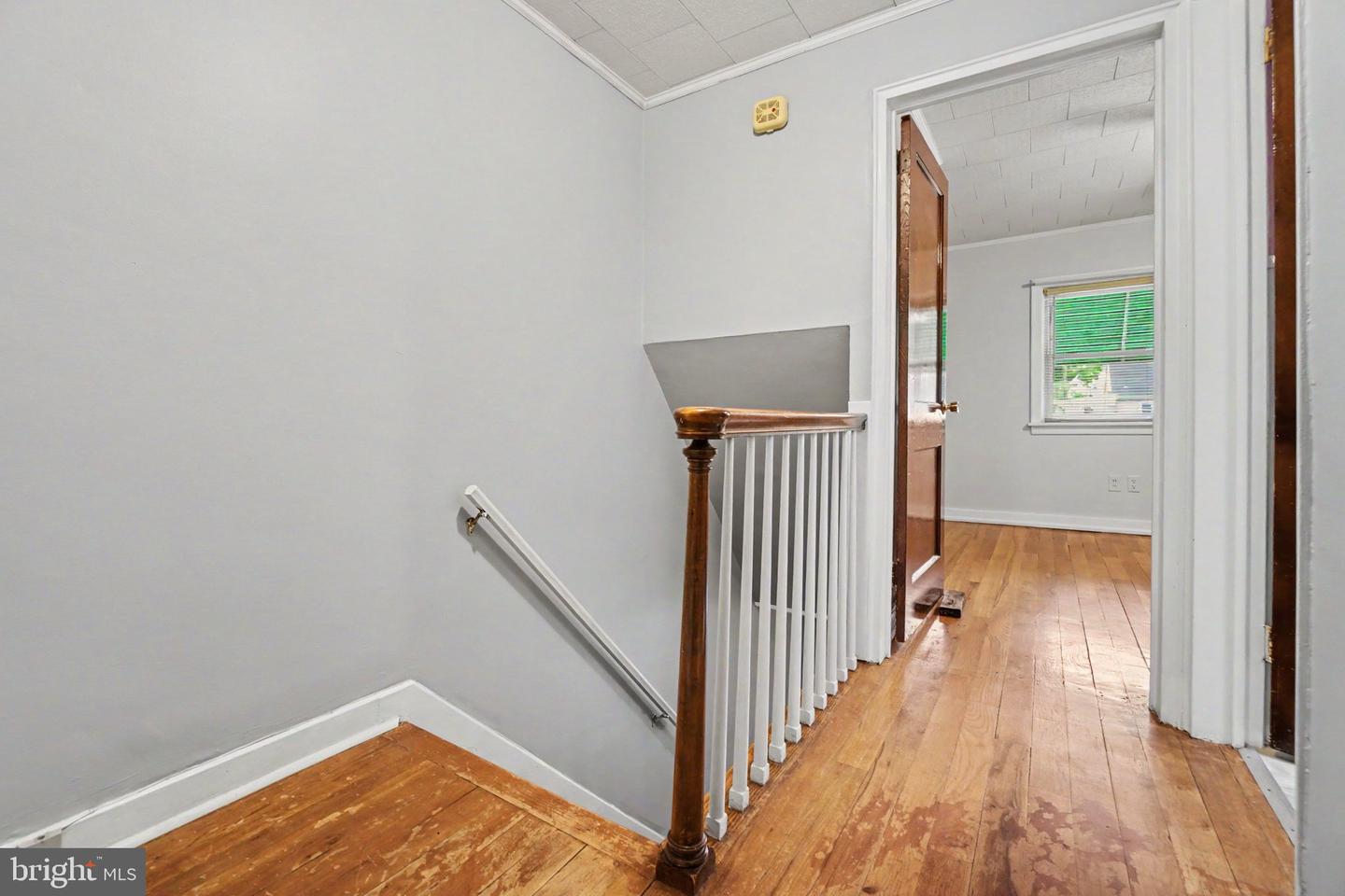 2104 Berryhill St Property Photo 6