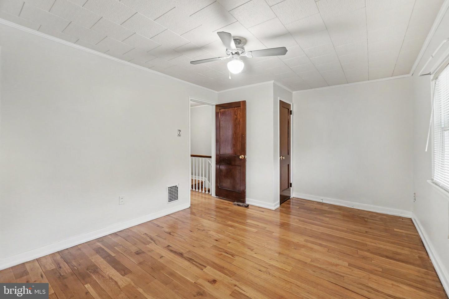 2104 Berryhill St Property Photo 7