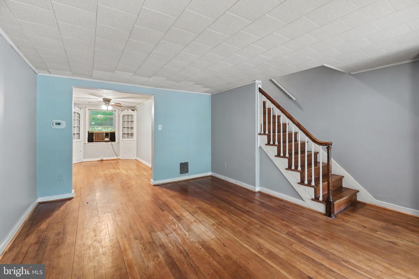 2104 Berryhill St Property Photo 9