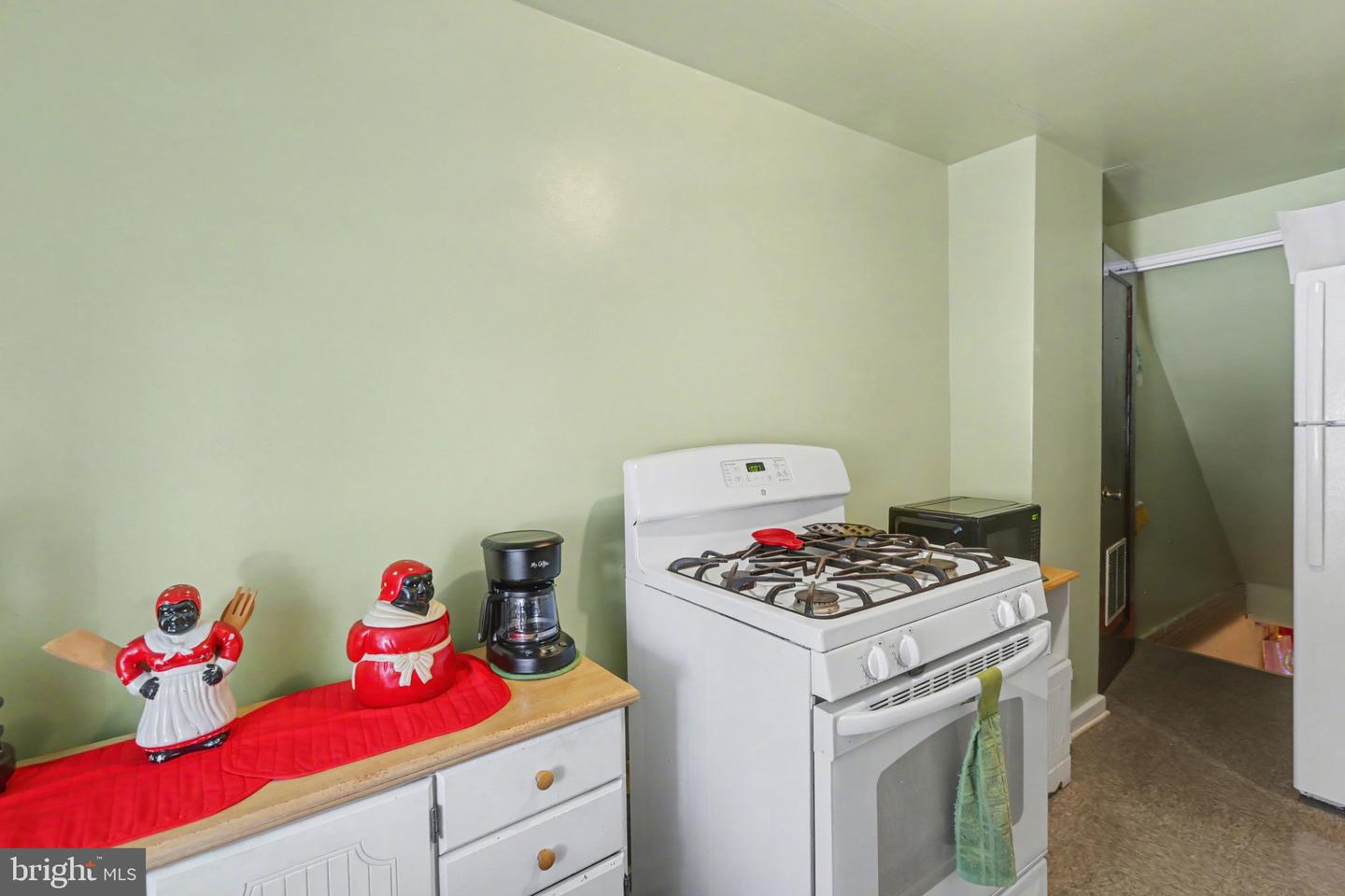 2104 Berryhill St Property Photo 12