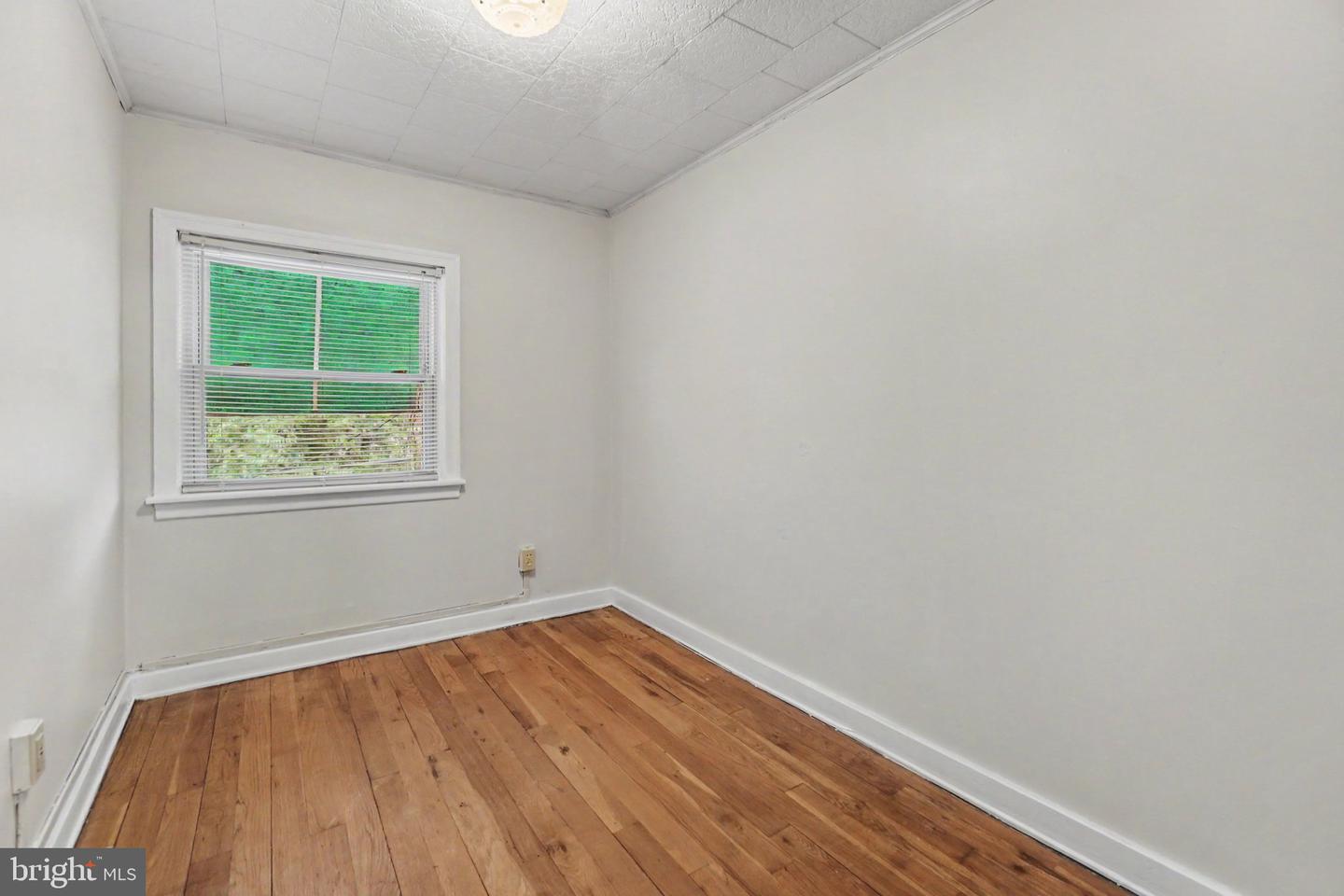 2104 Berryhill St Property Photo 13