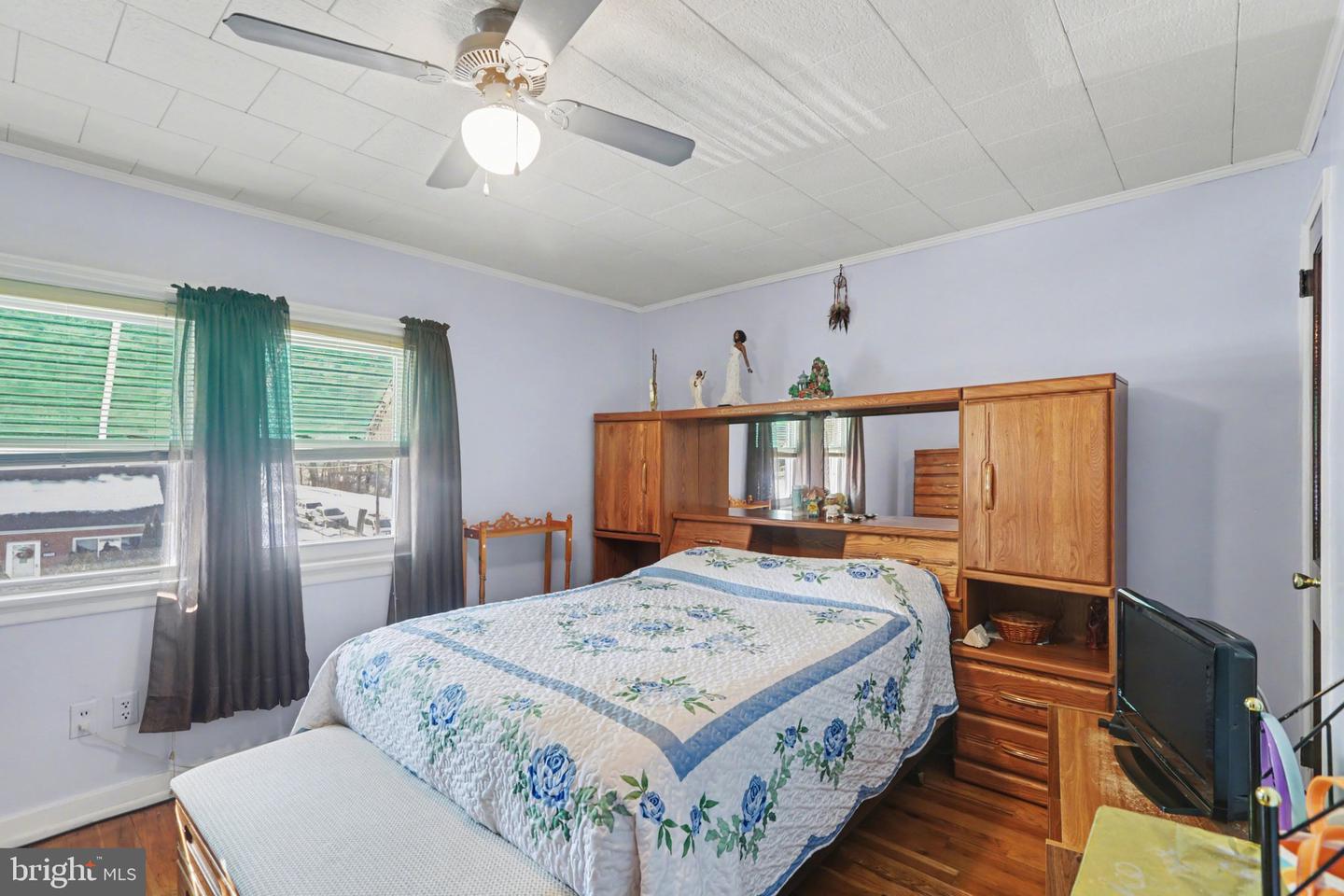 2104 Berryhill St Property Photo 16