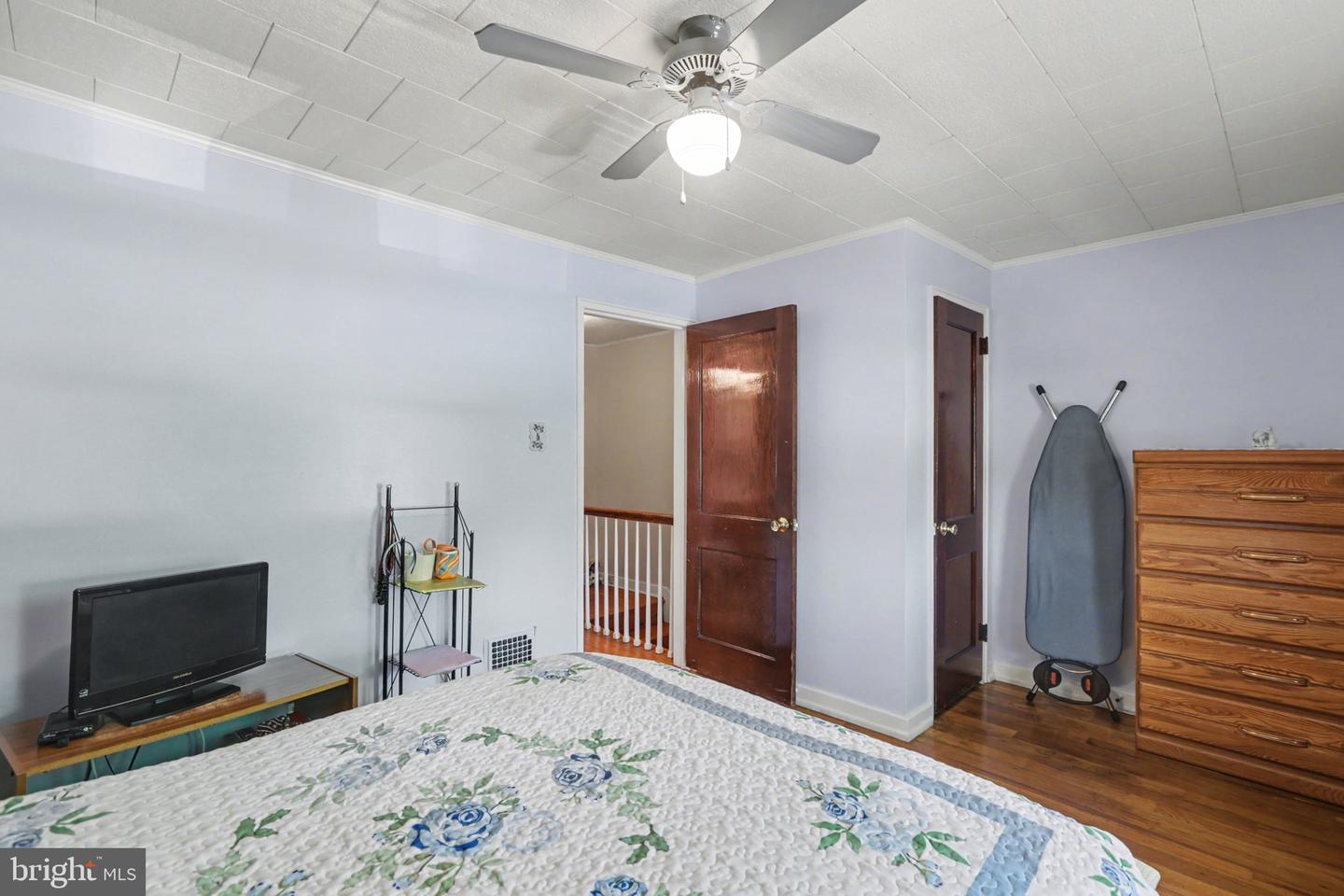 2104 Berryhill St Property Photo 18