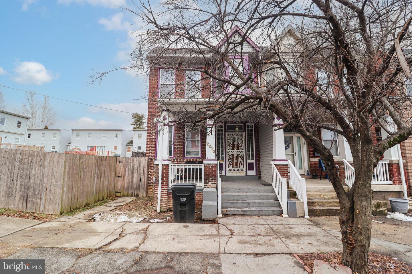 2312 Penn St Property Photo 1