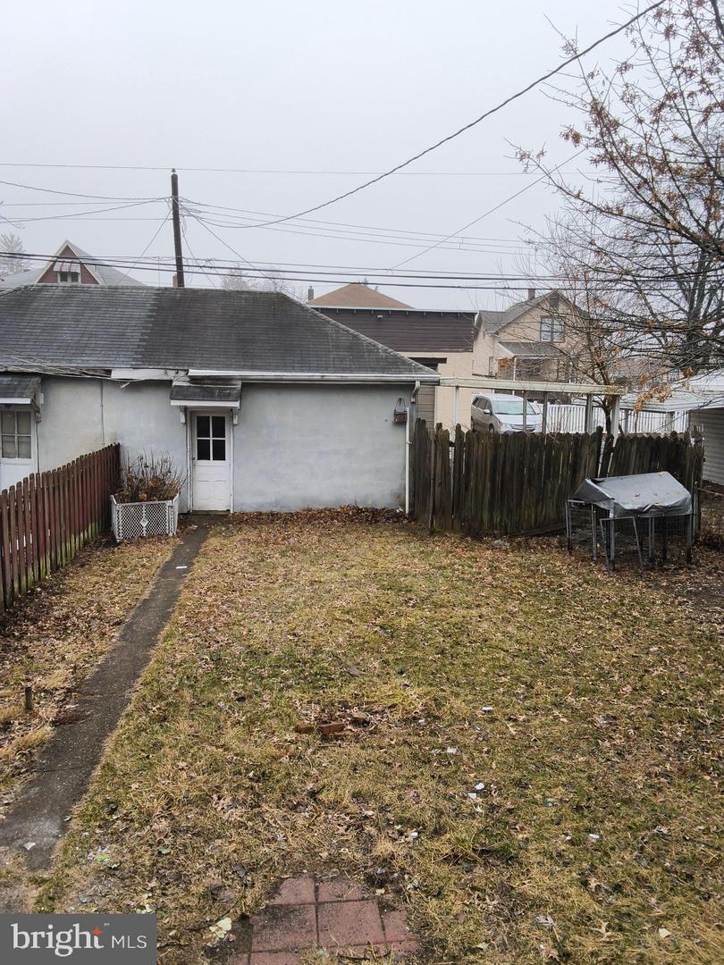 103 Fox St Property Photo 8