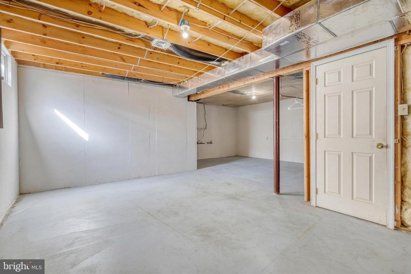213 Market St Property Photo 29