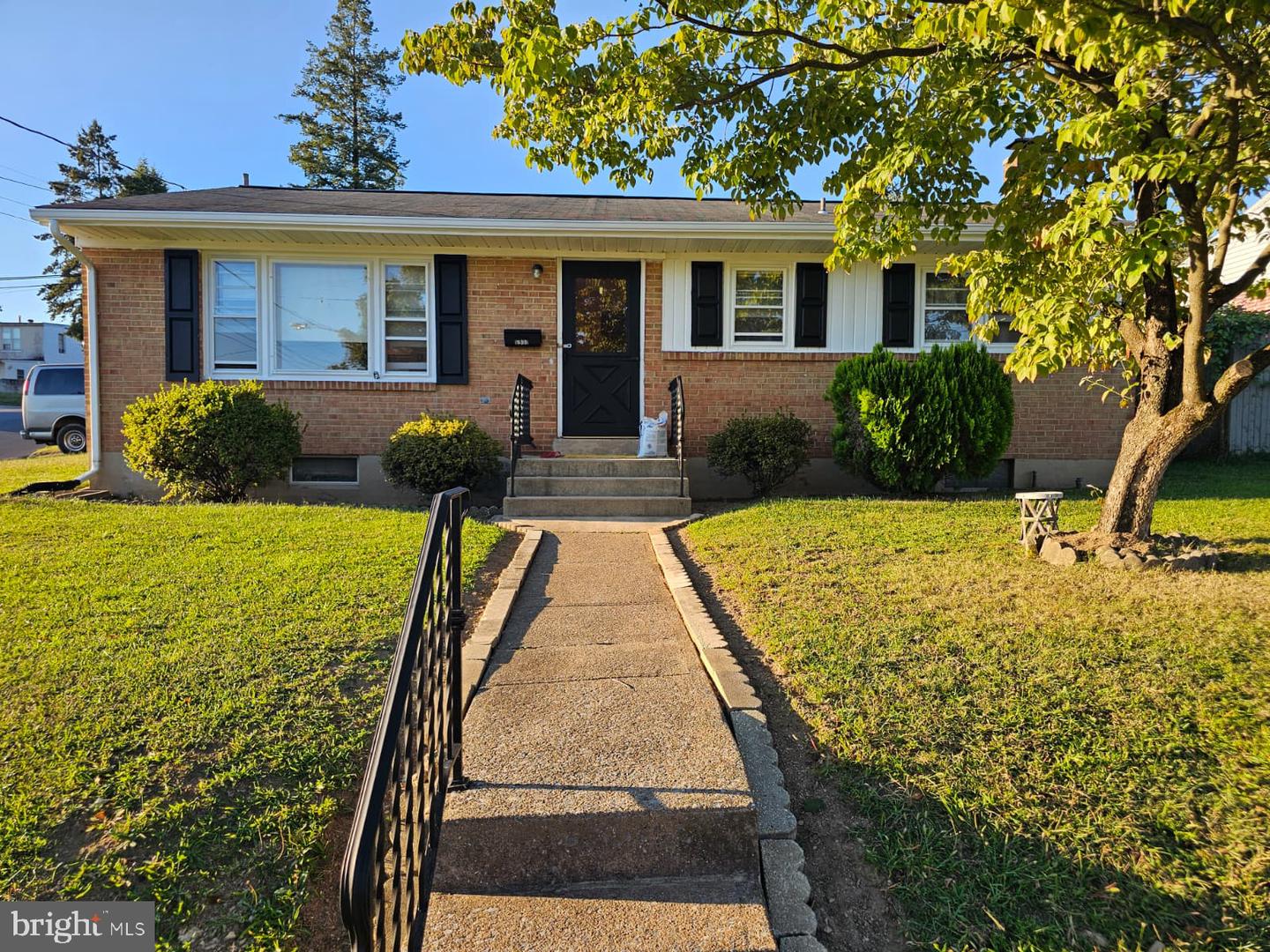 6900 Huntingdon St Property Photo 1
