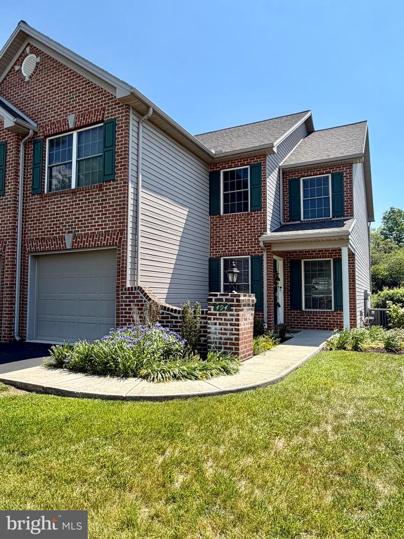 494 QUIGGLEY CIR
