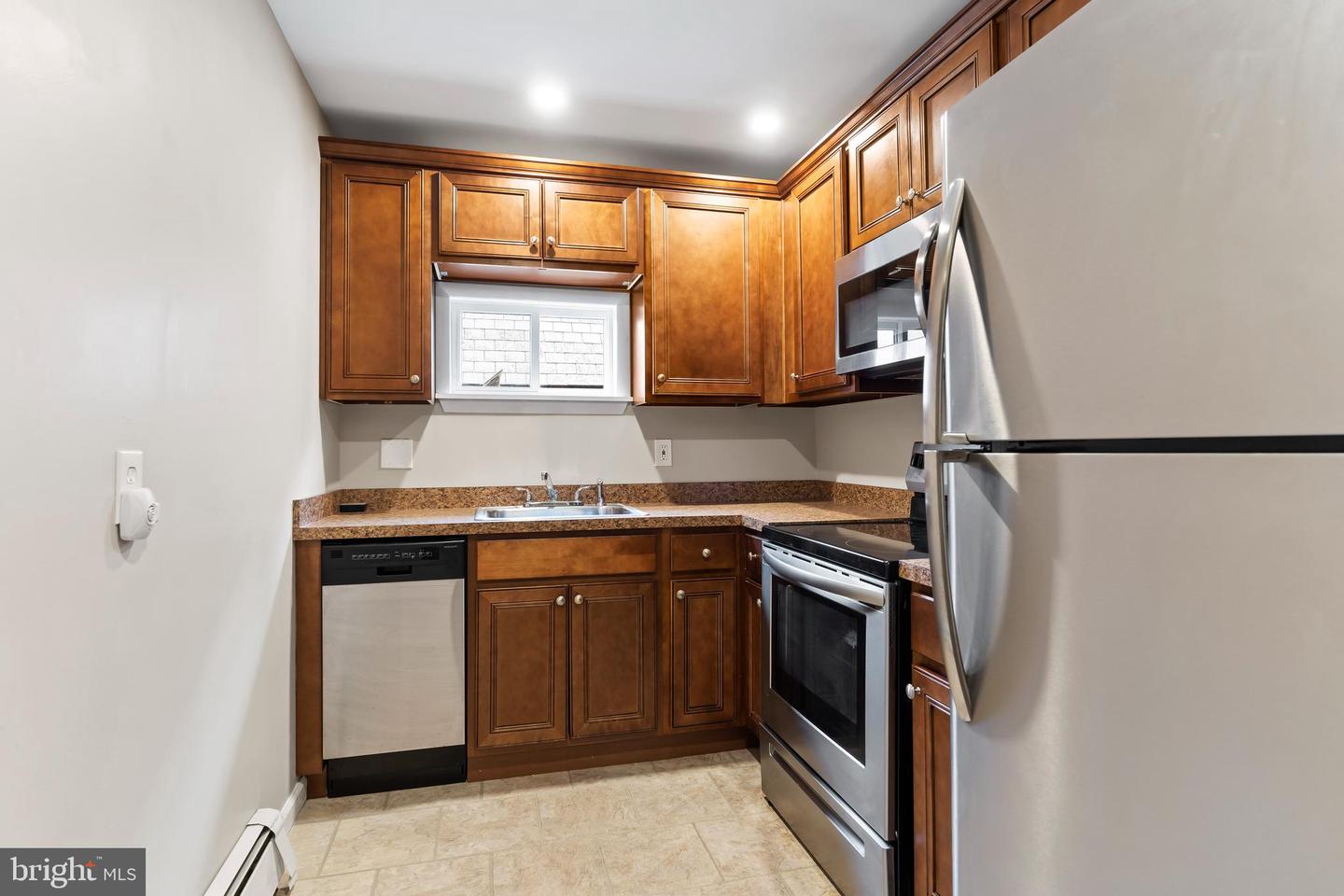 3643 N Front St Property Photo 10