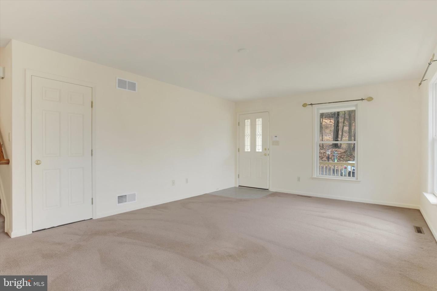576 Kelker St Property Photo 4