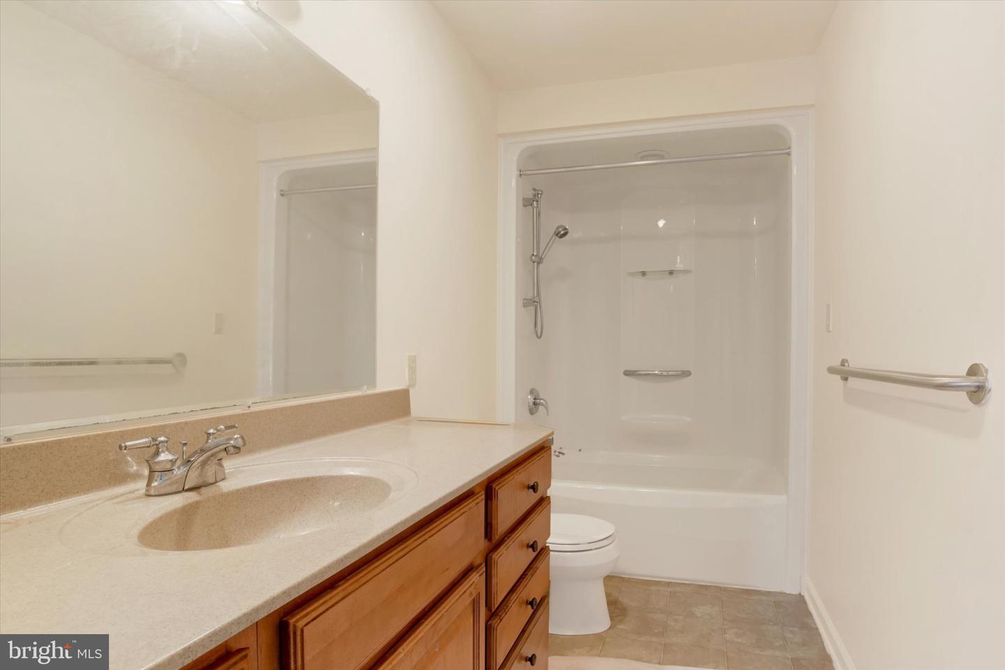 576 Kelker St Property Photo 11